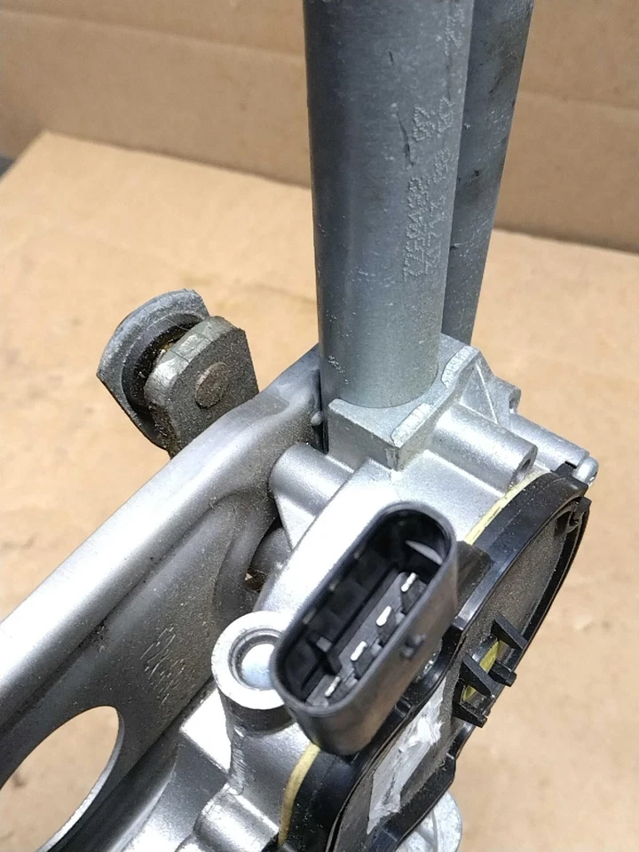 Enlace limpiaparabrisas usado se adapta a: BMW 328I 2013 2,0 L 4 cilindros grado A Foto 1 de 4