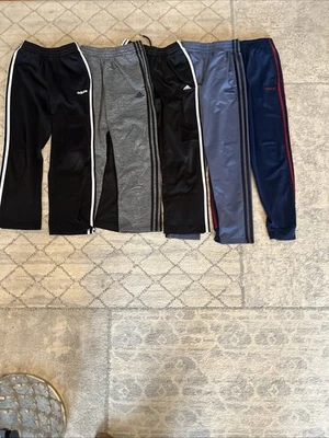 Lote 5 Pantalones de chándal Adidas para niños jóvenes talla 10/12 medianos negros grises azules Foto 1 de 4