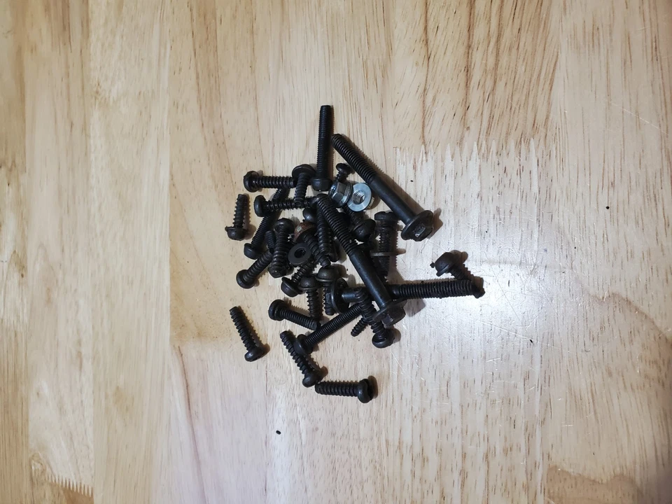 Motosierra Craftsman - 18" 42 CC Sim-Pul / Tornillos, pernos y tuercas surtidos Foto 1 de 1