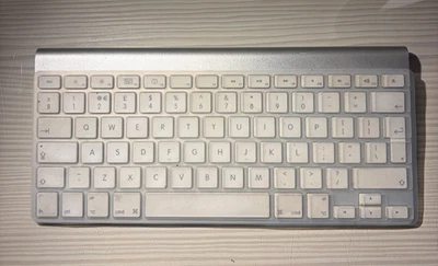 Apple Wireless Keyboard (MC184B/A) British English - Image 1 of 4