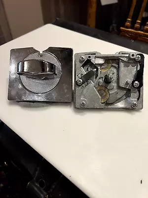 8 x COIN MECH 2 x £1 (£2) for Tubz/Hurleys /Clenport PRINGLES Tower Vendor - Image 1 of 4