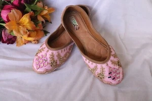 Pakistani/Indian Punjabi Women Khussa Jutti/ Women Shoes- Bridal wear-Flats - Picture 1 of 7