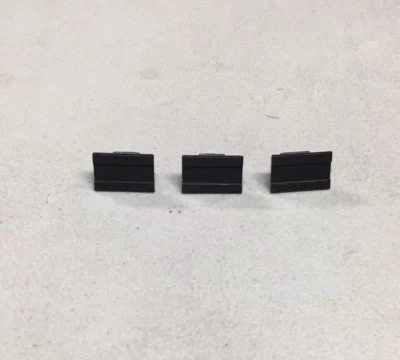 Saab 9000 Cubierta de umbral de puerta Clip Panel de ajuste Perno Retenedor Sujetador OEM 4102000 Foto 1 de 4