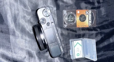 Sony - Cyber-shot RX100 VII 20.1-Megapixel Digital Camera - Black - Image 1 of 2