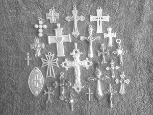 JEWELRY 4 ASSORTED CROSSES Pewter Pendants New - Picture 1 of 2