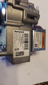 New Honeywell VK8115V 1176 4 Valve - Picture 1 of 7