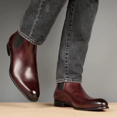 Botas chelsea masculinas bordô escuro feitas à mão, botas de escritório de couro formal para homens - Imagem 1 de 4
