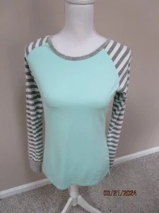 AndTheWhy Long Sleeve Tee Multicolor Size Small - Picture 1 of 4