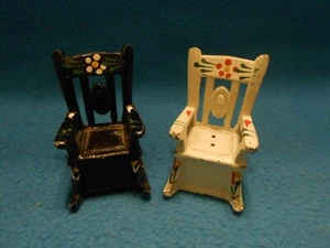Vintage Salz & Pfefferstreuer lackiert Gusseisen Schaukelstühle schwarz weiß - Bild 1 von 6