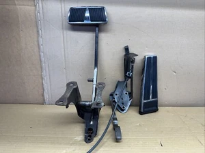 1987 CADILLAC BROUGHAM BRAKE AND GAS PEDAL - Bild 1 von 16