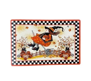 Vintage Daisy Kingdom Halloween Flying Witch Checked Vinyl Placemats Set of 6 - Picture 1 of 7