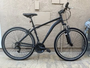 Schwinn GTX 3 Hybrid Road Touring Bike Shimano Components Lightweight New Tires - Picture 1 of 11