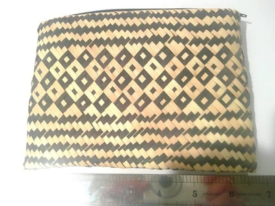 Beige and black woven straw simple zipper pouch geometric small - Image 1 of 4