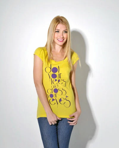 CAMISETA DIVERSIÓN MODERNA 'ATENCIÓN DETALLES', HECHA EN EE. UU. Foto 1 de 1