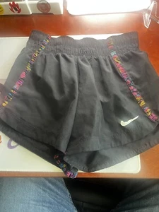 Nike Kids Girls Large Black Lined 4" Running Athletic Gym Shorts BV2647-010 - Picture 1 of 3