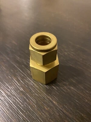 SWAGELOK B-810-7-8 brass connector 1/2” Tube x 1/2” FNPT - Image 1 of 4