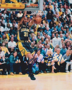 REGGIE MILLER SIGNED 8X10 PHOTO AUTOGRAPH INDIANA PACERS - Picture 1 of 1
