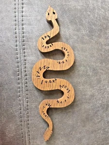 RattleSnake ScrollSaw Art Wood Work with inlay Great Gift Idea - Picture 1 of 3