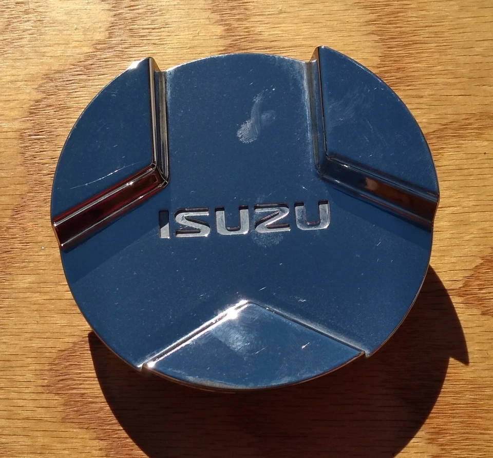 Isuzu Axiom Amigo center cap, chrome,  2002-2004 part number 897314 7630-03 02 - Image 1 of 3