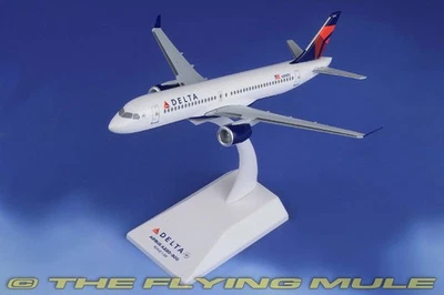 Skymarks 1:200 A220-300 Delta Air Lines N301DU - Image 1 of 4