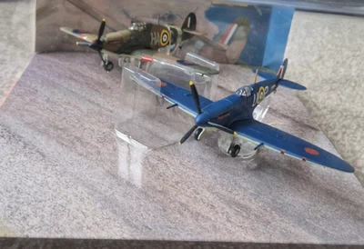 1/72 CORGI MERLINS OVER MALTA SPITFIRE / HURRICANE SET AA99182 - Image 1 of 4