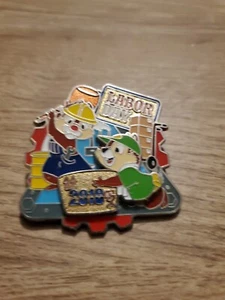 DISNEY LABOR DAY 2010 CHIP & DALE PIN LE 2500 - Picture 1 of 2