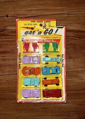 Rare Midgetoy 1970 Vintage Die Cast Metal Gas N Go Toy Car Pump Cars Pack New - Image 1 of 4