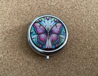 Pretty Butterfly  Design Pill Box With Mirror 🎁 - Image 1 of 2