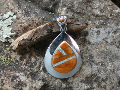 Tear Drop Handcrafted 925 Sterling Silver Apple Coral White Opal Pendant NEW L20 Foto 1 de 4