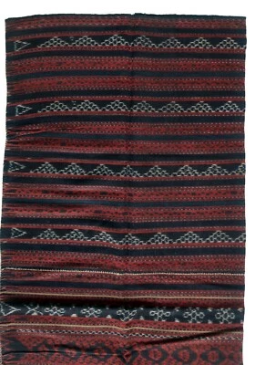 Fine Flores ceremonial textile 147 x 59cm - Indonesian tribal art - mid 20th c - image 1 of 4