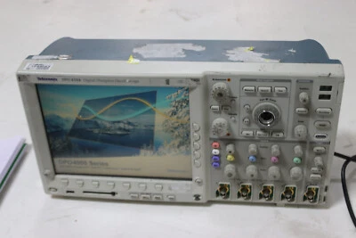Osciloscopio digital de fósforo Tektronix DPO4104 1 GHz 5 GS/s 4 canales Foto 1 de 3