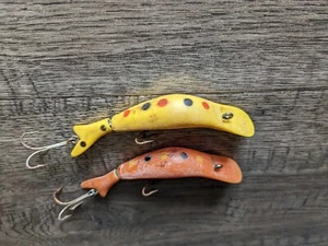 Lot of 2 Vintage BROOK'S REEFER Fishing Lures STRAWBERRY YELLOW & ORANGE Jointed - Picture 1 of 7