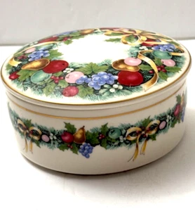 Mikasa Porcelain Candy/Trinket Bowl W/Lid Christmas Bouquet Year Round Japan - Picture 1 of 12