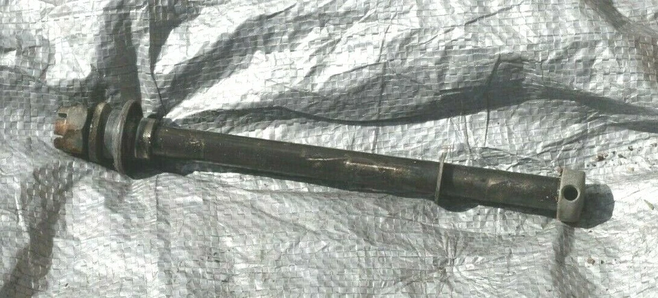 1981-82 YAMAHA 82 TT250 TT 250 TT250J 3Y0 OEM ПЕРЕДНЯЯ ОСЬ - Изображение 1 из 1