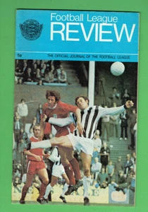 #D432.  EARLY 1970s FOOTBALL / SOCCER LEAGUE REVIEW - DIV.3  CHESTERFIELD PINUP  - Picture 1 of 3