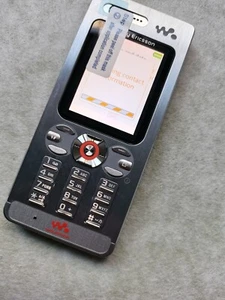 Téléphone portable original débloqué Sony Ericsson w880 w880i 3G SIlver - Photo 1 sur 12