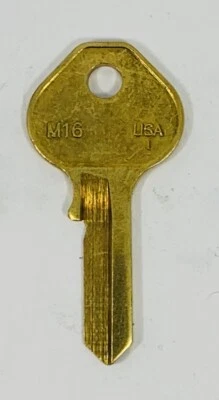 Lots of M16 1092NR MAS-9D Type Key Blanks For Master Padlock 27K Keyway - Image 1 of 4