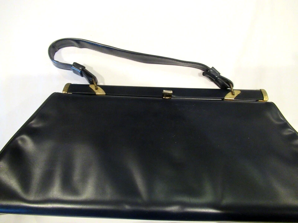 海军蓝乙烯基复古手提包,c. 20 世纪 60 年代,金色“翅膀”上边缘 — 第 1/4 张图片