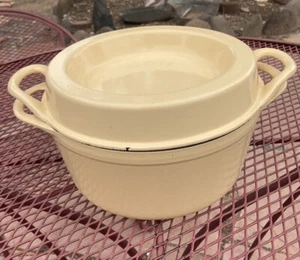 Vintage Cousances  pale yellow Enameled Cast Iron Doufeu 24  4.5  quarts 1970s - Picture 1 of 11
