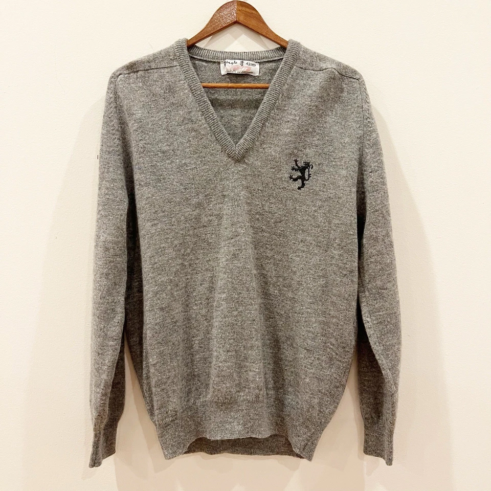 Suéter De Colección Pringle of Scotland Para Hombres 42 Grande Gris Lana Cuello en V Logo de León Foto 1 de 4