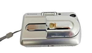 Fujifilm FinePix A340 4.0MP Retro Digital Camera – Case + 128MB xD Card –Working - Picture 1 of 9
