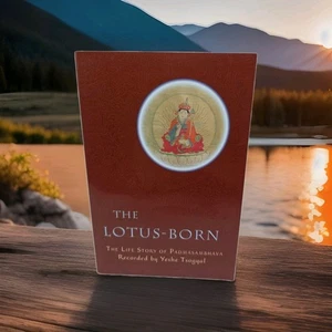 The Lotus-Born: The Life Story of Padmasambhava - Paperback - VERY GOOD - Foto 1 di 8