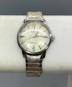 Vintage Men’s Waltham 17 Jewel Silver Tone Shock Resistant Watch With Box - Bild 1 von 6