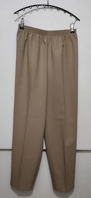 Vintage Bend Over 10 Short Women's Khaki Pants - Image 1 of 4