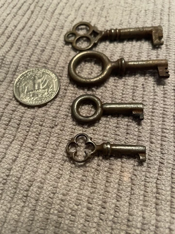 Antique Skeleton Key - Lot of 4 Various Keys - Vintage Metal Cover
