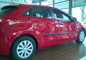 HYUNDAI i30 (GD) - LISTONES DE PROTECCIÓN PREMIUM LISTONES DE PROTECCIÓN LATERALES MOLDURAS DECORATIVAS - Imagen 1 de 5