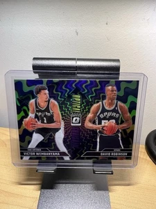 Donruss Optic David Robinson Victor Wembanyama Illusion 2024-25 púrpura #5 - Imagen 1 de 2