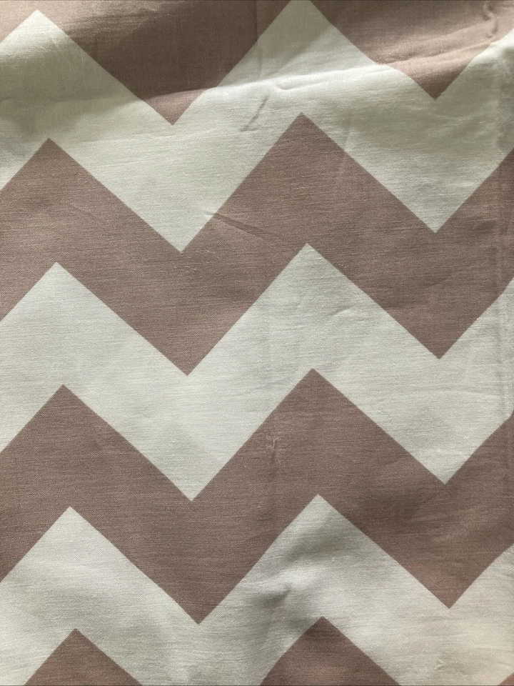 REMNANT  1.10 met long x 110cm wide White/Mocha Chevron Design Cotton Fabric - Image 1 of 1