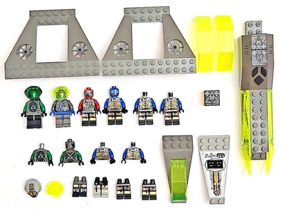 Лот минифигурок и запчастей LEGO Zotaxian и UFO - винтажное космическое жало инсектоидов - Изображение 1 из 4