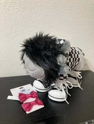 Build a Bear Workshop Emo Axolotl Plush April Fools Exclusive - Gift Set - Image 1 of 4